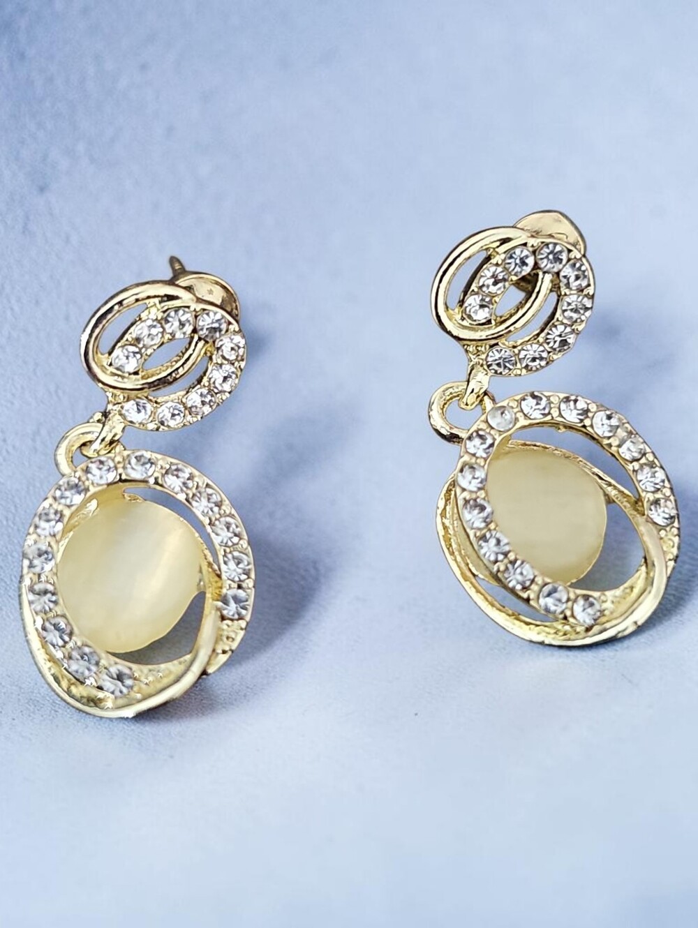 Sassified Boutique Nwt Gold-Tone Crystal Drop Earrings with Cream Cabochon